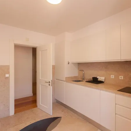Flh Liberdade Spacious With Parking *