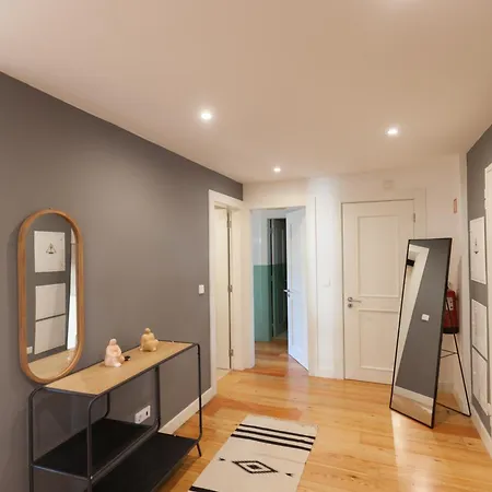 Flh Liberdade Spacious With Parking 아파트 *