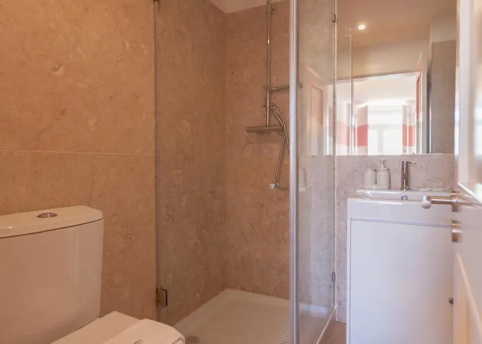 Flh Liberdade Spacious With Parking Lisbon